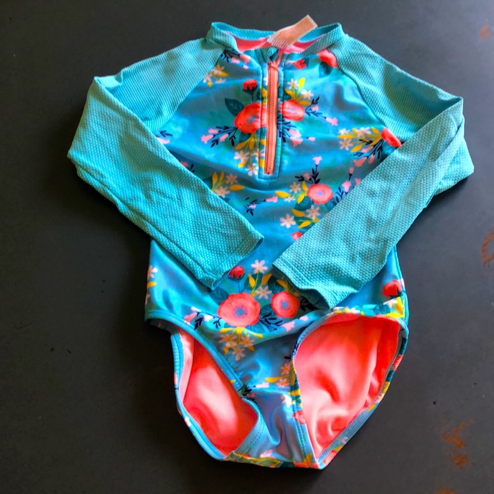 Cat & Jack rash guard bathing suit, size 4/5.